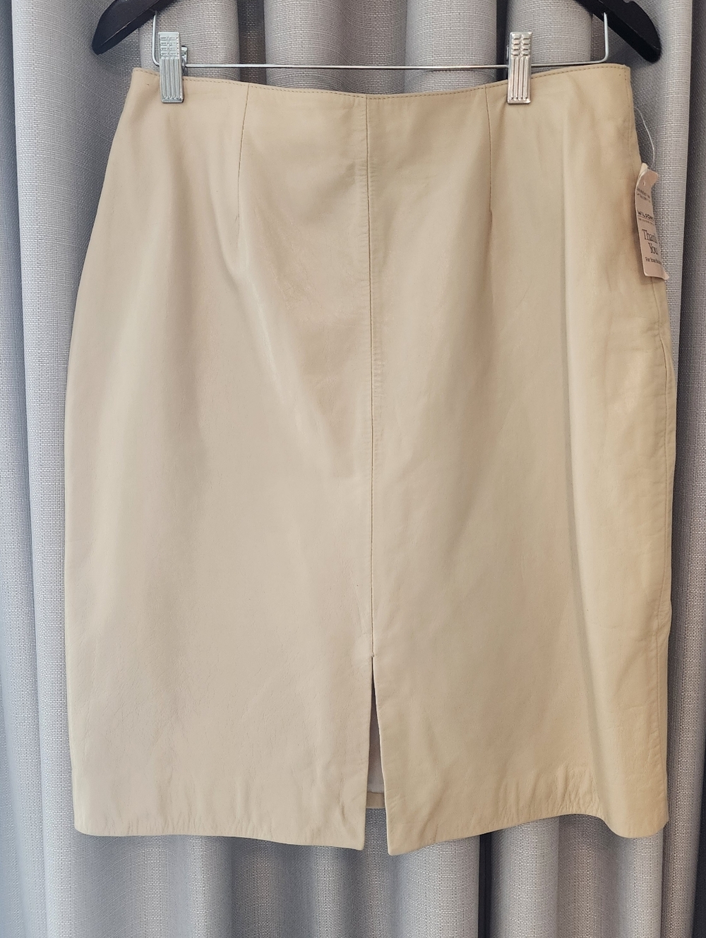 NWT.Wilson Cream Leather Skirt